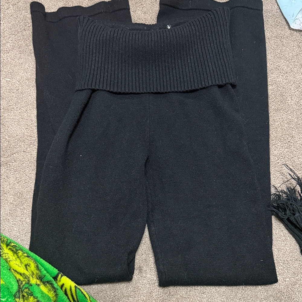Women’s Black Ribbed Knit Pants